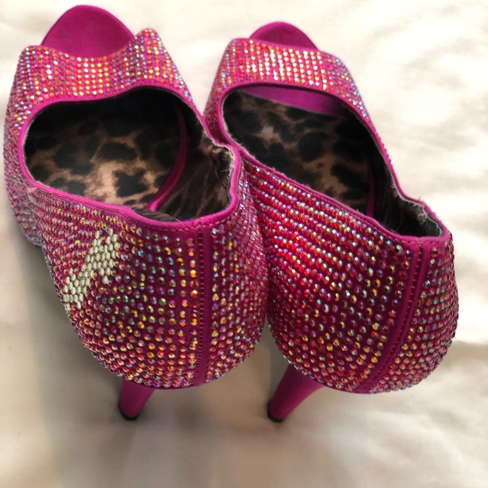 Shoe - Picture 3 of 3